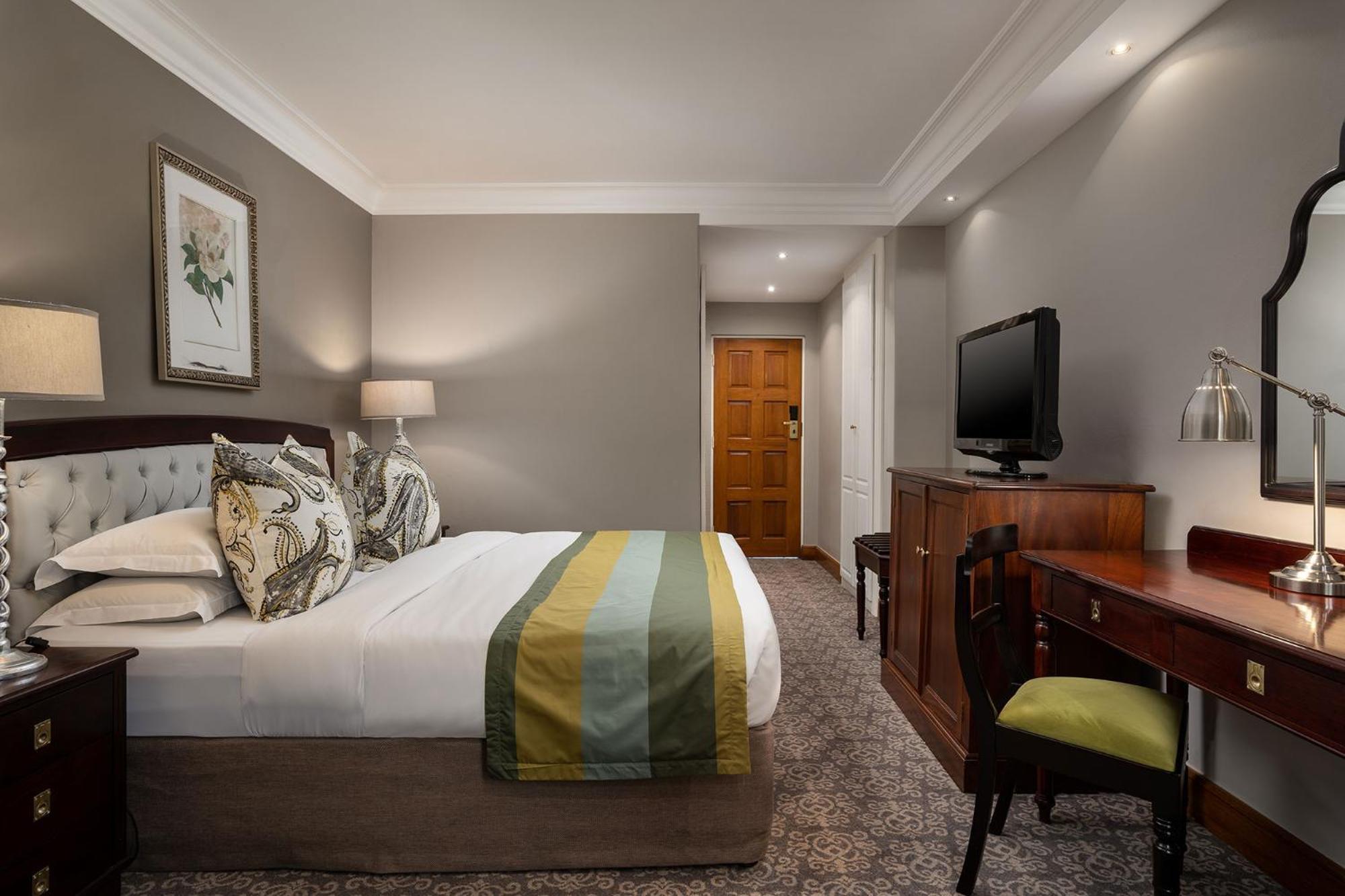 Premier Hotel Falstaff Johannesburg Bagian luar foto